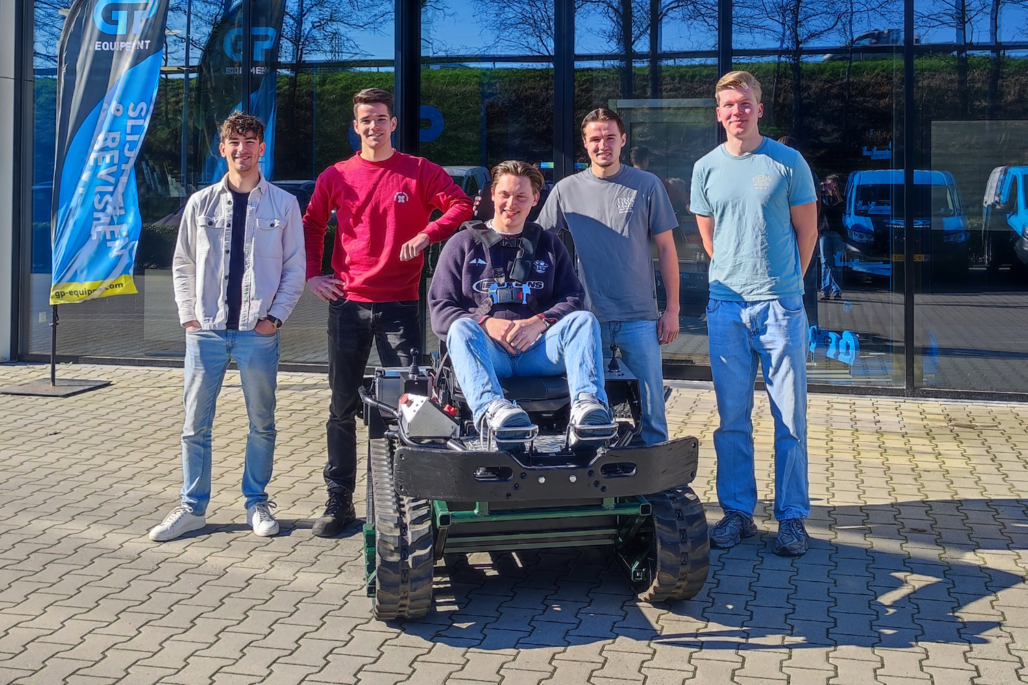 Lees meer over het artikel Kart op rupsbanden