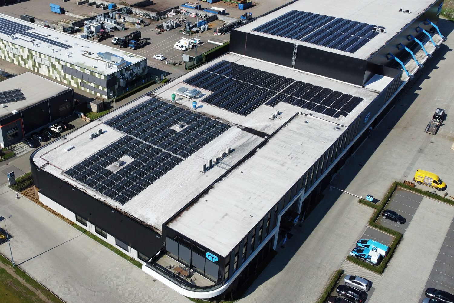 Lees meer over het artikel Duurzaam ondernemen in actie: 1000 zonnepanelen op ons dak